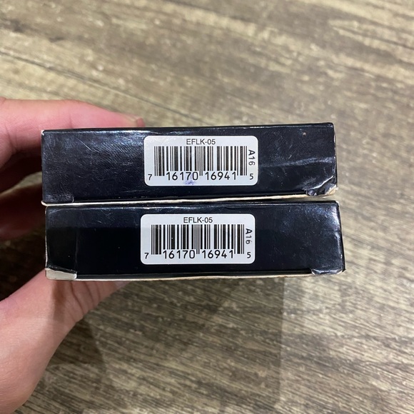 Lot Of 2 Bobbi Brown Skin Moisture Compact Foundation Honey 5 28 oz Full Size - Picture 3 of 3